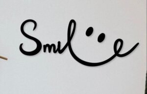 Smile Wall Hanging – Modern Wall Clock